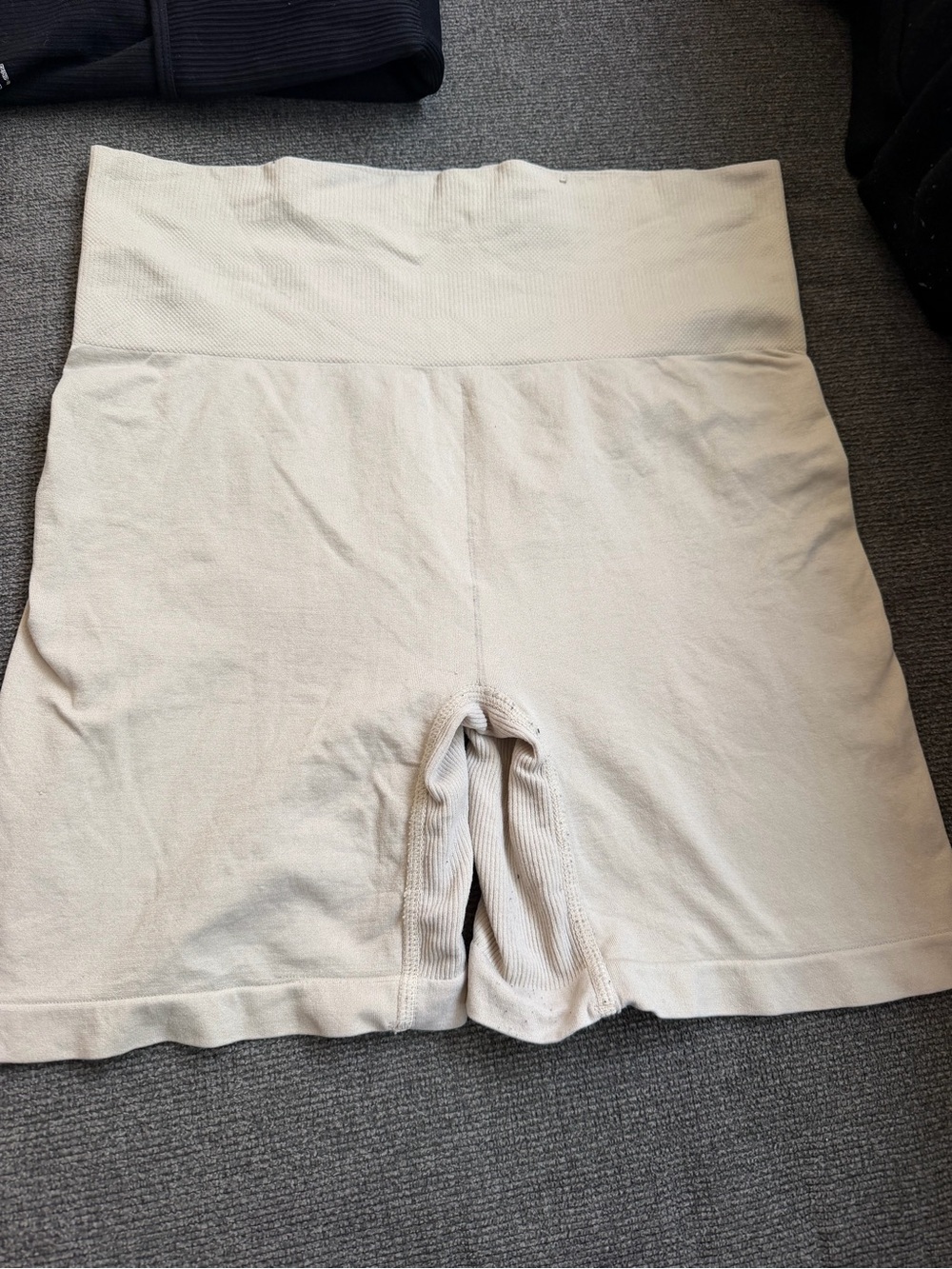 & Other Stories High-Waist Shaping Shorts in Light Cream